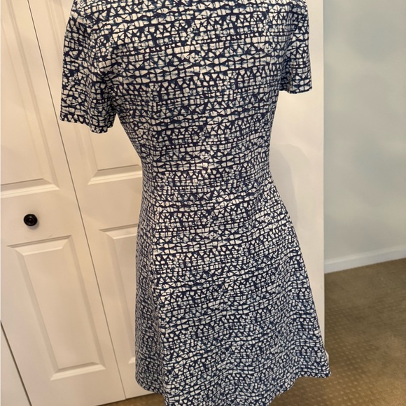 Tory Burch Patterned Short Sleeve Dress - Picture 2 of 3
